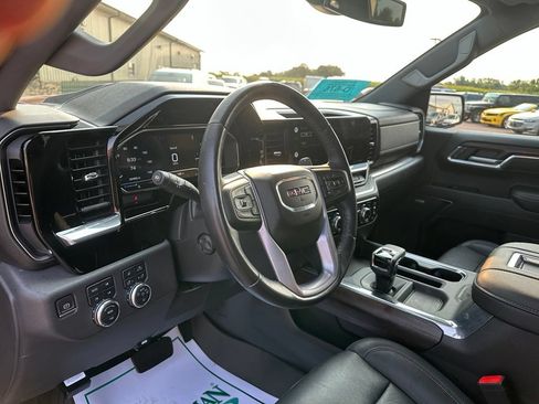 Used 2022 GMC Sierra 1500 SLT w/ SLT Premium Plus Package AWD/4WD image 12