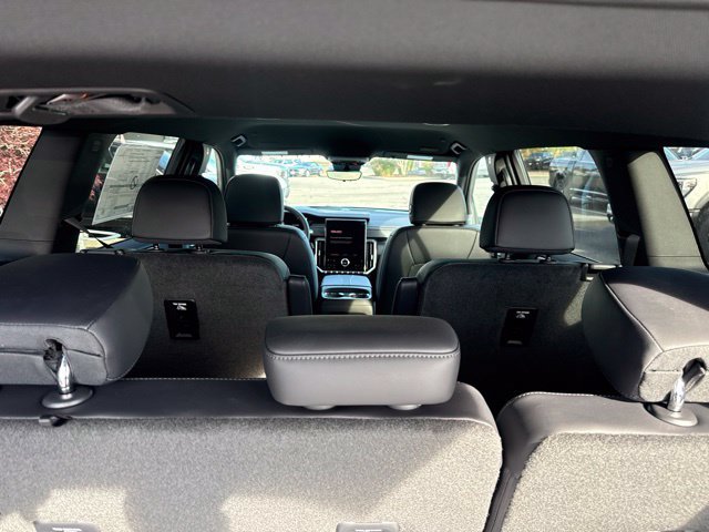 New 2027 GMC Acadia Elevation w/ Elevation Premium Package AWD/4WD image 28