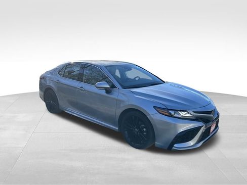 Used 2024 Toyota Camry XSE FWD image 7