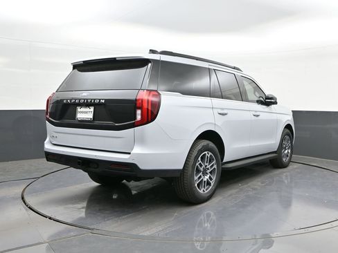 New 2026 Ford Expedition Active RWD image 11