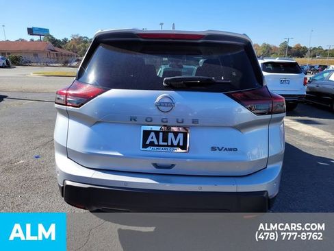 Used 2024 Nissan Rogue SV image 9
