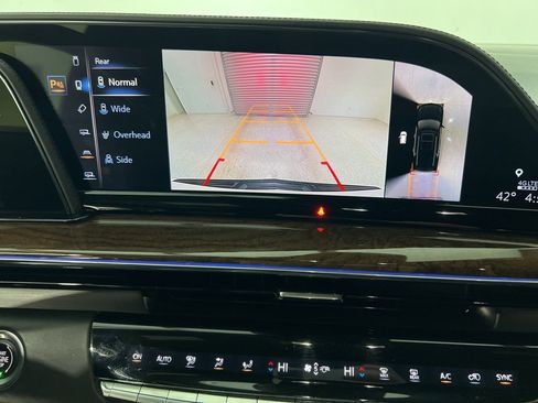 Used 2021 Cadillac Escalade Sport Platinum image 13