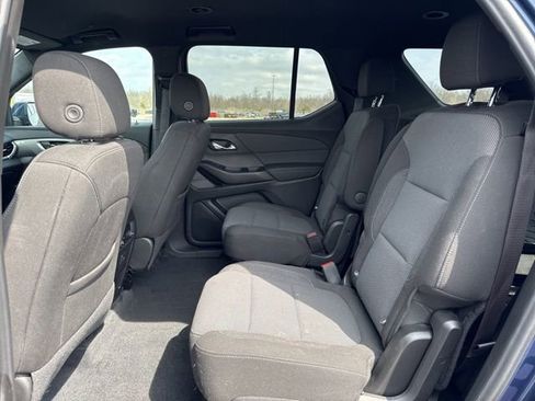 Used 2023 Chevrolet Traverse LT image 7