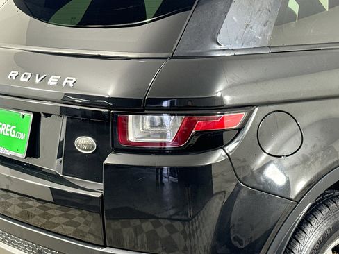Used 2017 Land Rover Range Rover Evoque SE Premium image 34