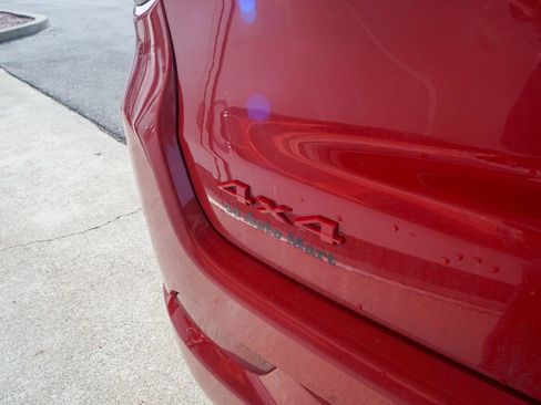 Used 2022 Jeep Compass Limited w/ (RED) Package image 9