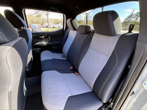 Used 2023 Toyota Tacoma TRD Sport w/ Advanced Technology Package image 19