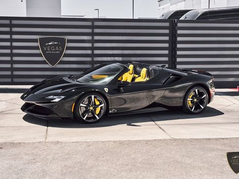 Used 2024 Ferrari SF90 Spider AWD/4WD image 5