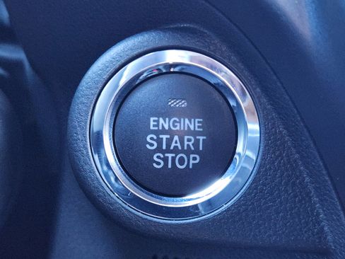 Used 2025 Subaru Forester Premium image 27