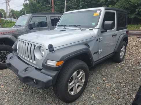 Used 2022 Jeep Wrangler Sport AWD/4WD image 2