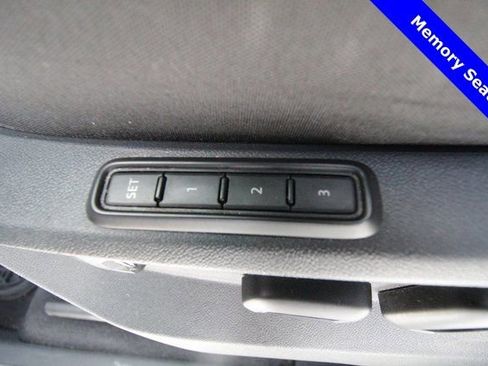 Used 2018 Volkswagen Atlas SEL image 2