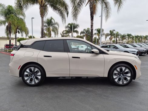 Used 2026 BMW iX xDrive45 w/ Premium Package AWD/4WD image 11