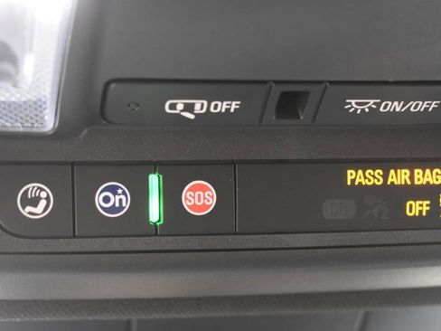 Used 2024 Cadillac XT4 Premium Luxury image 31