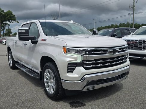 Used 2024 Chevrolet Silverado 1500 LTZ AWD/4WD image 7