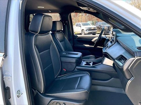 Used 2024 Chevrolet Tahoe Premier AWD/4WD image 11
