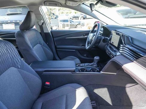 Used 2025 Toyota Camry LE image 15