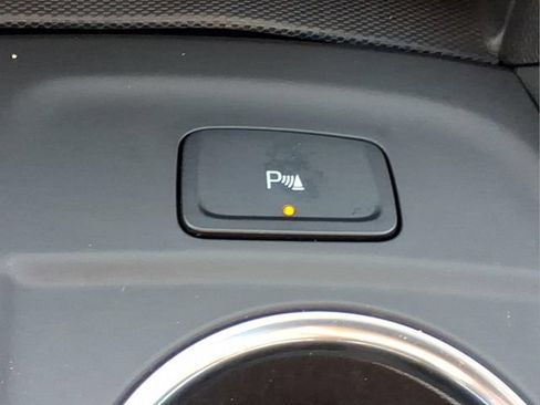 Used 2024 Chevrolet Equinox LT FWD image 21