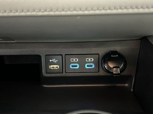 Used 2022 Toyota Highlander LE image 34