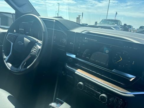 Used 2026 Chevrolet Silverado 1500 LT Trail Boss w/ LT Trail Boss Premium Package AWD/4WD image 12