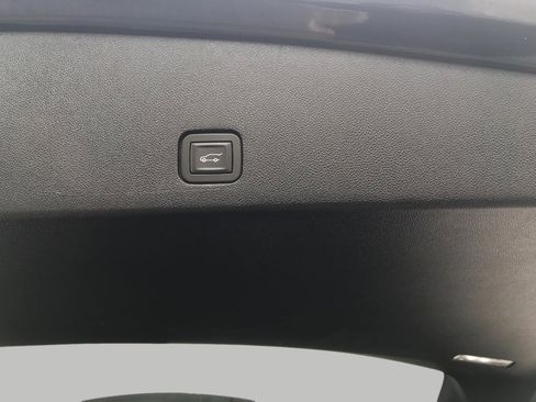 Certified 2025 Cadillac XT6 Premium Luxury image 13