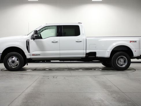 Used 2024 Ford F350 Lariat w/ Lariat Ultimate Package image 7