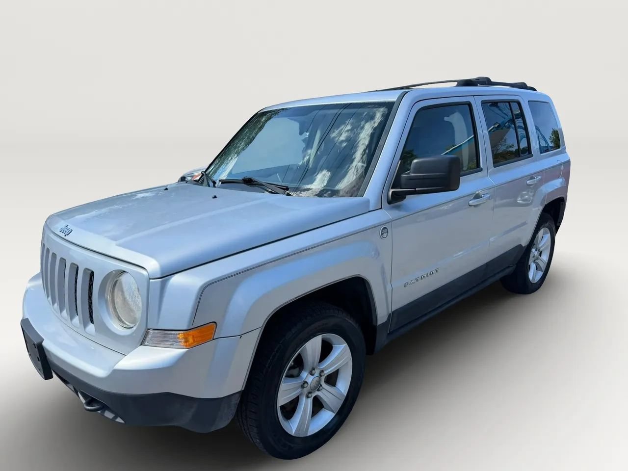 Used 2011 Jeep Patriot Latitude AWD/4WD image 7