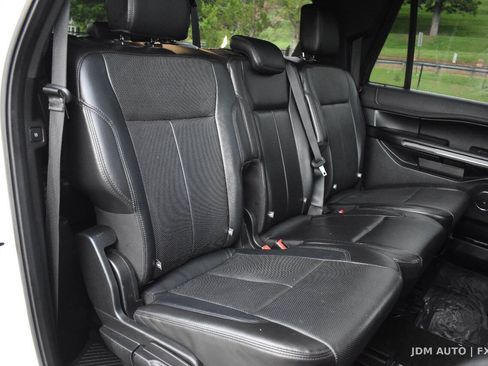 Used 2018 Ford Expedition Max XLT w/ Equipment Group 202A AWD/4WD image 15