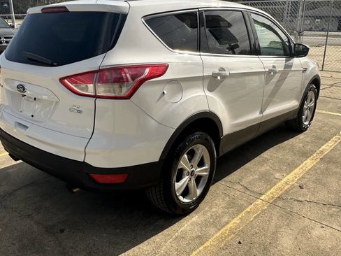 Used 2015 Ford Escape SE image 4