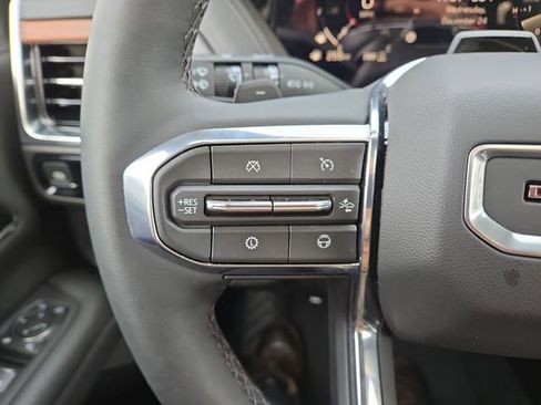 Used 2025 GMC Yukon XL Denali w/ Denali Reserve Package image 19