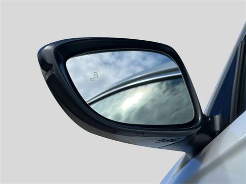 Used 2025 Honda Accord EX-L image 8