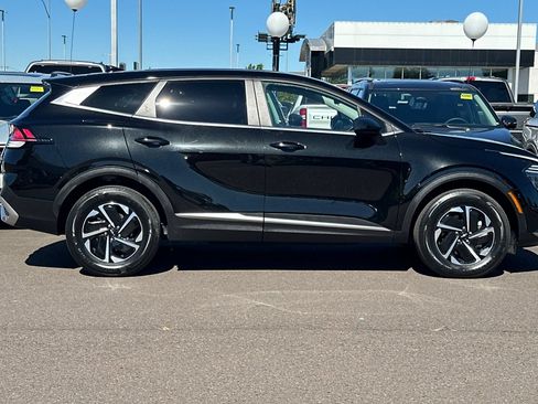 Used 2024 Kia Sportage LX AWD/4WD image 3