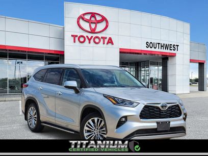 Used 2023 Toyota Highlander Platinum