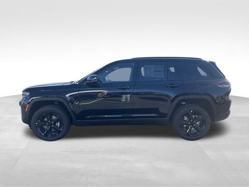 New 2025 Jeep Grand Cherokee Altitude image 6