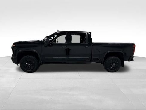 Used 2024 Chevrolet Silverado 2500 High Country w/ Midnight Edition AWD/4WD image 2