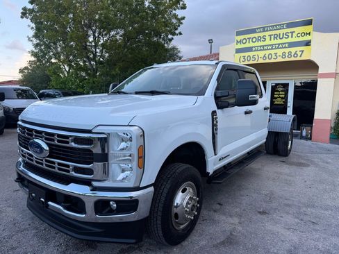 Used 2024 Ford F350 4x4 Crew Cab XL DRW w/ XL Chrome Package image 2