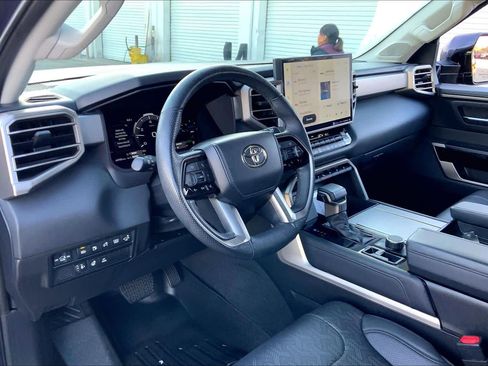 Used 2023 Toyota Sequoia Limited image 18