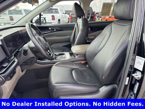 Used 2025 Kia Carnival FWD image 23