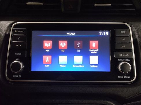 Used 2020 Nissan Versa S image 25