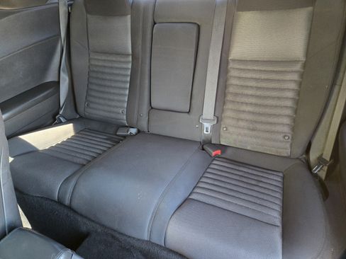 Used 2014 Dodge Challenger SXT RWD image 7