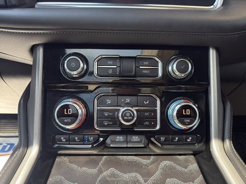 Used 2023 GMC Yukon Denali w/ LPO, Floor Liner Package AWD/4WD image 18