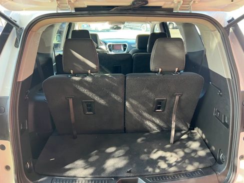 Used 2017 GMC Acadia SLE FWD image 21