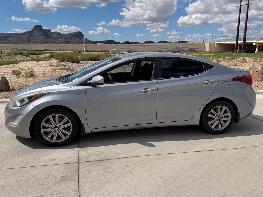 Used 2015 Hyundai Elantra SE w/ Option Group 02 FWD image 12