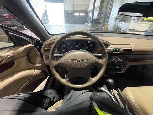 Used 2002 Chrysler Sebring LXi image 29