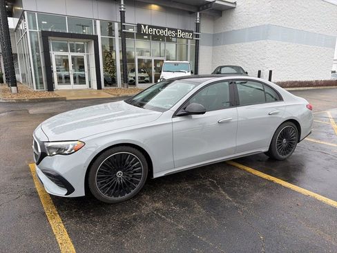 Used 2024 Mercedes-Benz E 350 4MATIC Sedan w/ MBUS Superscreen Package image 7