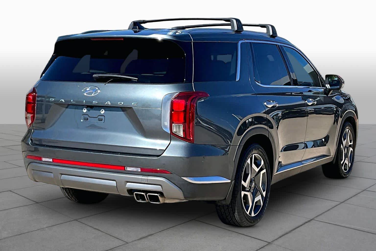 Used 2023 Hyundai Palisade Limited FWD image 10