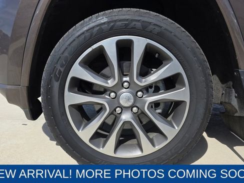 Used 2017 Jeep Grand Cherokee Overland image 10