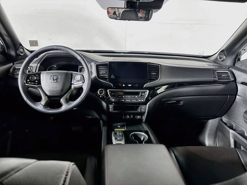 Used 2025 Honda Passport Black Edition image 12