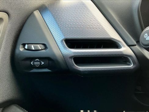 Used 2025 BMW M235i xDrive w/ Premium Package image 37