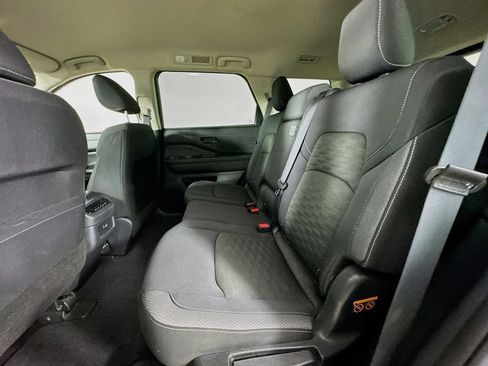 Used 2024 Nissan Pathfinder SV FWD image 32