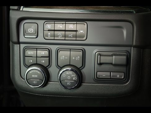 Used 2025 Chevrolet Tahoe High Country image 30