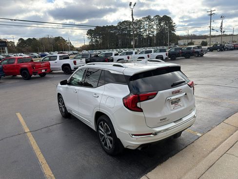 Used 2020 GMC Terrain Denali w/ Denali Premium Package image 7